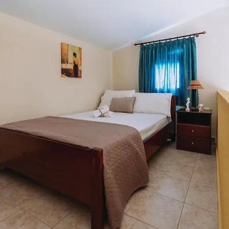 Dalkidi Case de vacanță